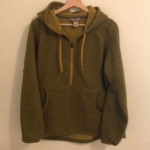 Duluth Trading Co green sweatshirt